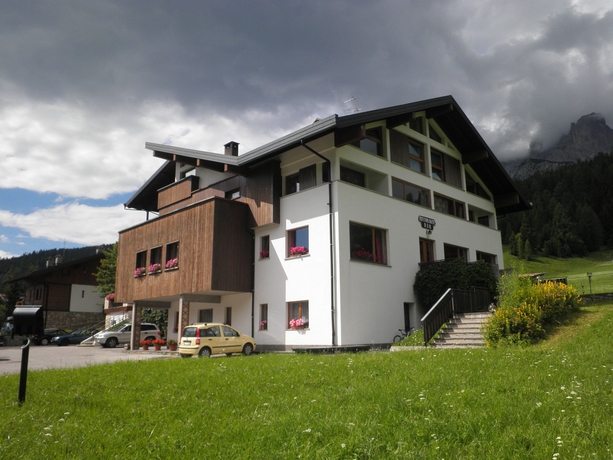 Imagen de los exteriores del Hotel D'la Varda. Foto 18