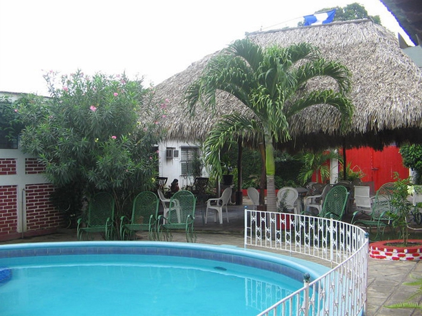 Imagen de la piscina del Hotel D'lido Managua. Foto 15