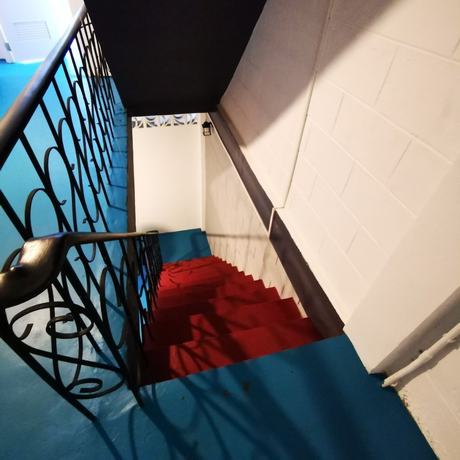 Imagen de los interiores del Hotel Dluck Hostel. Foto 19
