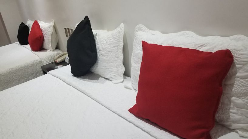 Imagen de la habitación del Hotel Dluxe and Suites. Foto 19