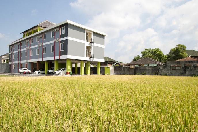 Imagen de los exteriores del Hotel D'madinah Residence Syariah Solo. Foto 11