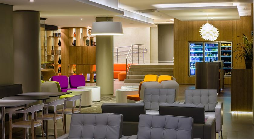 Imagen general del Hotel Dmax. Foto 16