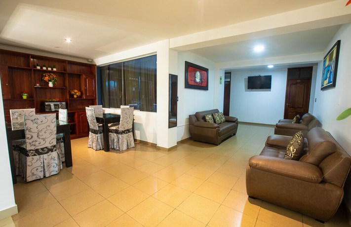 Imagen de los interiores del Hotel Dmilez. Foto 16