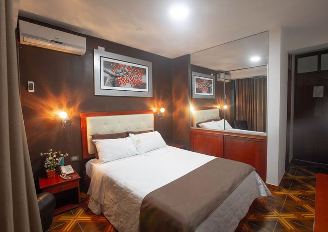 Imagen de la habitación del Hotel Dmilez. Foto 9