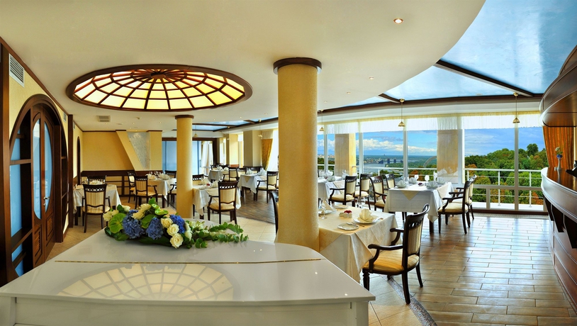 Imagen del bar/restaurante del Hotel Dnipro. Foto 1