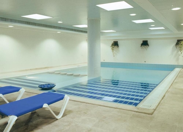 Imagen de la piscina del Hotel Do Caracol. Foto 13