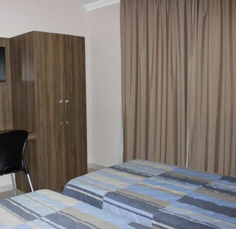 Imagen de la habitación del Hotel Do Com&eacute;rcio. Foto 27