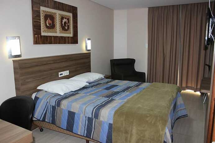 Imagen de la habitación del Hotel Do Com&eacute;rcio. Foto 28