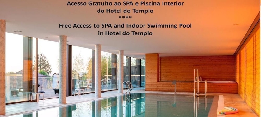 Imagen de la piscina del Hotel Do Lago. Foto 19