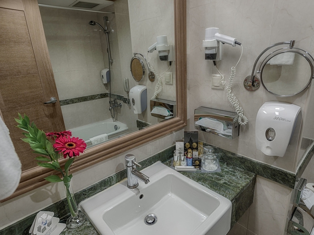 Imagen de la habitación del Hotel Dobedan Beach Resort Comfort. Foto 4