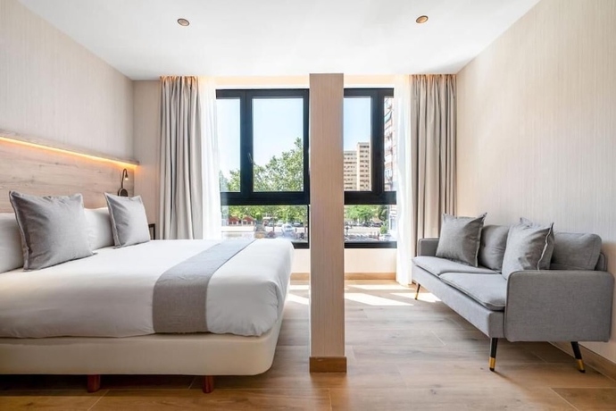 Imagen general del Hotel Dobo Madrid Betanzos. Foto 1