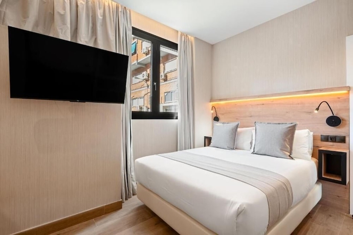 Imagen de la habitación del Hotel Dobo Madrid Betanzos. Foto 5