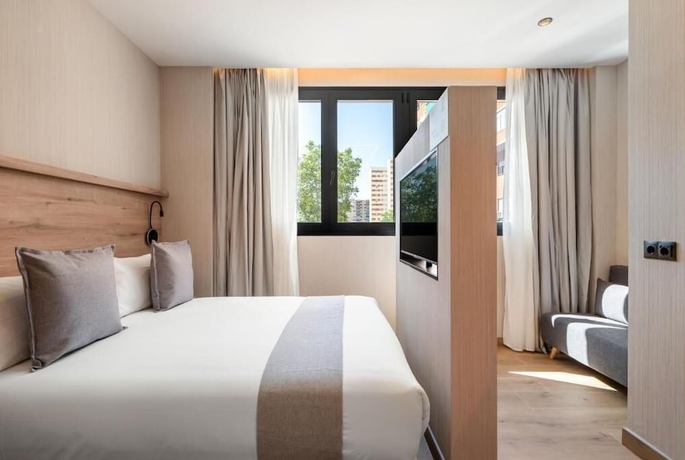 Imagen de la habitación del Hotel Dobo Madrid Betanzos. Foto 8