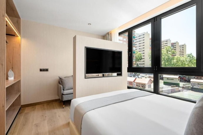 Imagen de la habitación del Hotel Dobo Madrid Betanzos. Foto 10