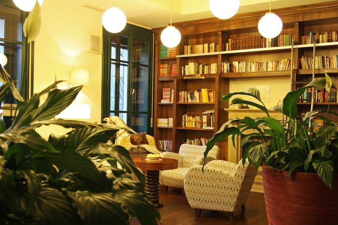 Imagen de los interiores del Hotel Dobra Vila. Foto 20