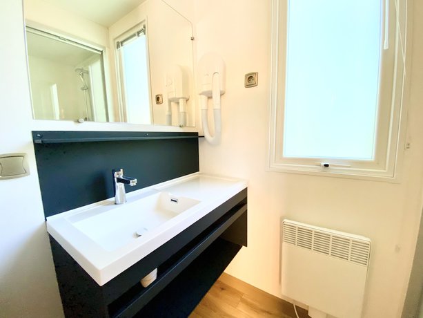 Imagen de la habitación del Hotel D&ocirc;me Paradise. Foto 2