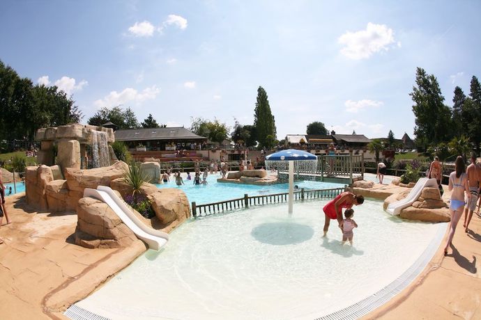 Imagen de la piscina del Hotel D&ocirc;me Paradise. Foto 18