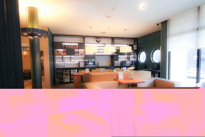 Imagen de los interiores del Hotel Docklands. Foto 8