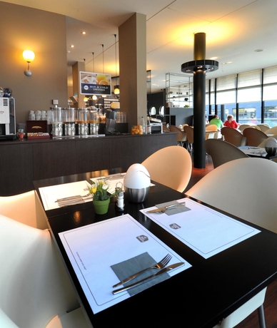 Imagen del bar/restaurante del Hotel Docklands. Foto 3