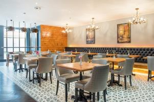 Imagen del bar/restaurante del Hotel Docklands Lodge. Foto 2