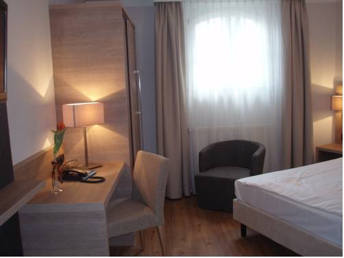 Imagen de la habitación del Hotel Doctor Weinstube. Foto 6