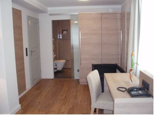 Imagen de la habitación del Hotel Doctor Weinstube. Foto 14