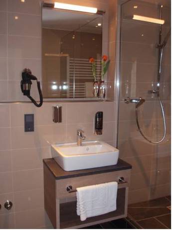Imagen de la habitación del Hotel Doctor Weinstube. Foto 15