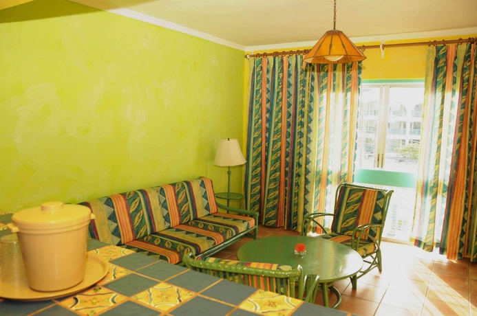 Imagen de los interiores del Hotel Doctors Cave Beach. Foto 15