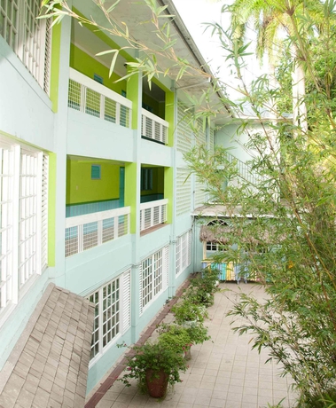 Imagen general del Hotel Doctors Cave Beach. Foto 4