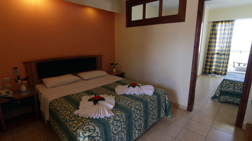 Imagen de la habitación del Hotel Dodeca Sea Resort. Foto 6