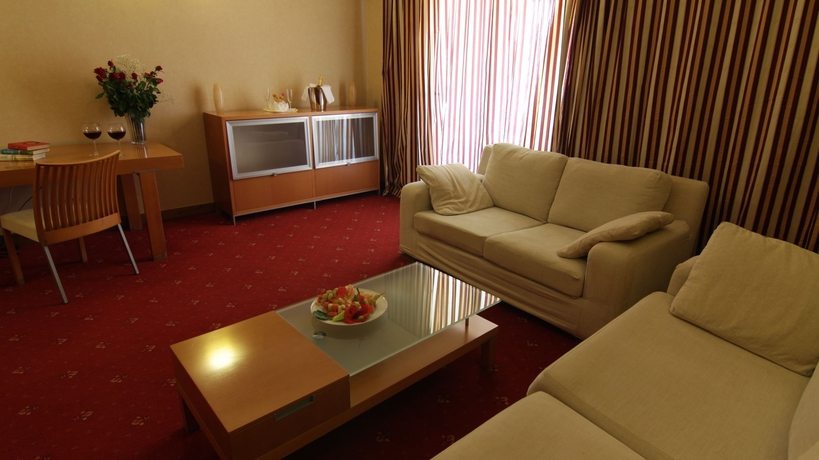 Imagen de los interiores del Hotel Dodeca Sea Resort. Foto 14