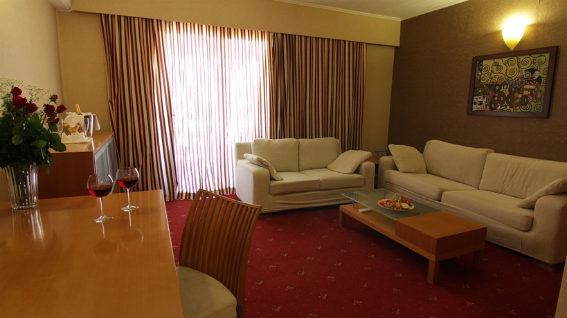 Imagen de la habitación del Hotel Dodeca Sea Resort. Foto 10