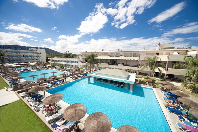 Imagen general del Hotel Dodeca Sea Resort. Foto 3
