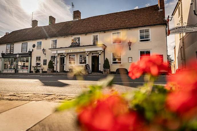 Imagen general del Hotel Dog and Bear, Lenham. Foto 1