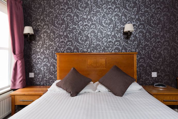 Imagen de la habitación del Hotel Dog and Bear, Lenham. Foto 9
