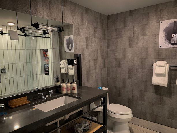 Imagen de la habitación del Hotel DogHouse Columbus. Foto 5