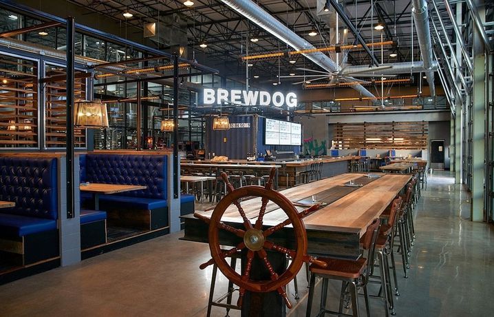 Imagen del bar/restaurante del Hotel DogHouse Columbus. Foto 2