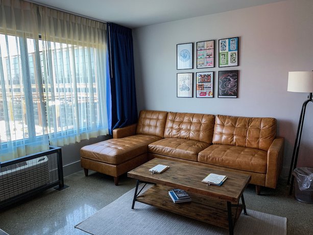 Imagen de la habitación del Hotel DogHouse Columbus. Foto 14