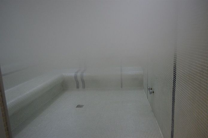 Imagen de la piscina del Hotel Doga Thermal Health and Spa. Foto 14