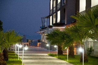 Imagen de la piscina del Hotel Dogan Beach Resort And Spa. Foto 9