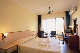 Imagen de la habitación del Hotel Dogan Paradise Beach. Foto 1