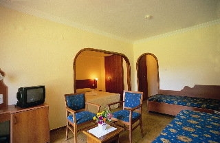 Imagen de la piscina del Hotel Dogan Paradise Beach. Foto 7