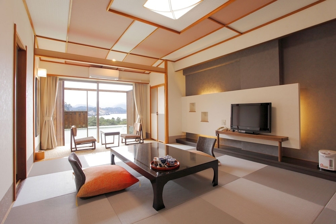 Imagen de la habitación del Hotel Dogashima Onsen. Foto 9