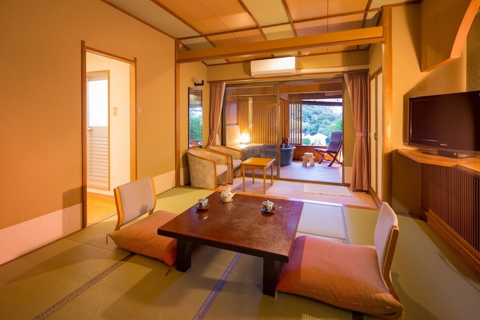 Imagen de la habitación del Hotel Dogashima Onsen. Foto 10