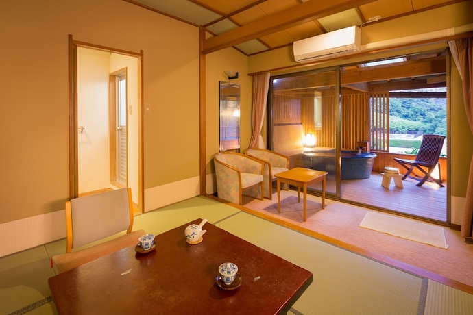 Imagen de la habitación del Hotel Dogashima Onsen. Foto 11
