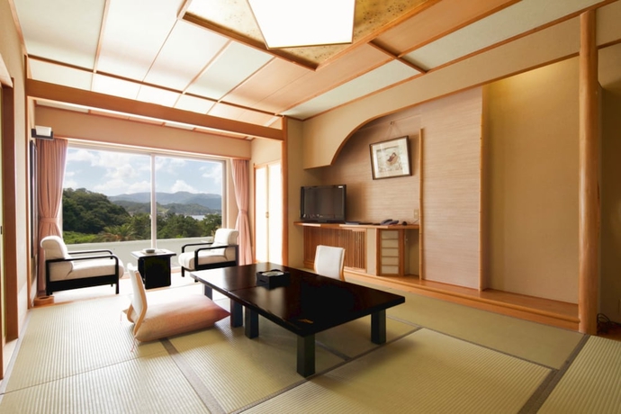 Imagen de la habitación del Hotel Dogashima Onsen. Foto 13