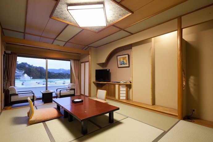 Imagen de la habitación del Hotel Dogashima Onsen. Foto 14