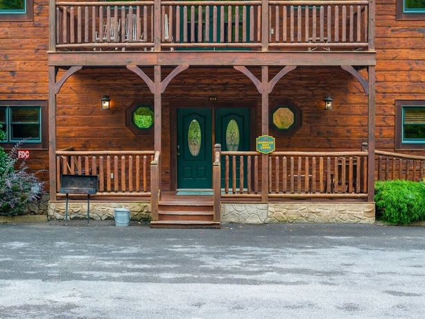 Imagen de la habitación del Hotel Dogwood Grand Cabin Hot tub and Games. Foto 11