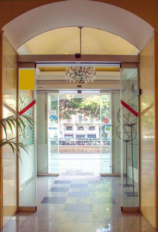 Imagen de los interiores del Hotel Doho. Foto 13