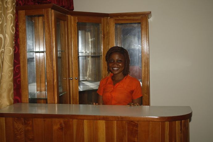 Imagen de los interiores del Hotel Dokua Royal. Foto 17